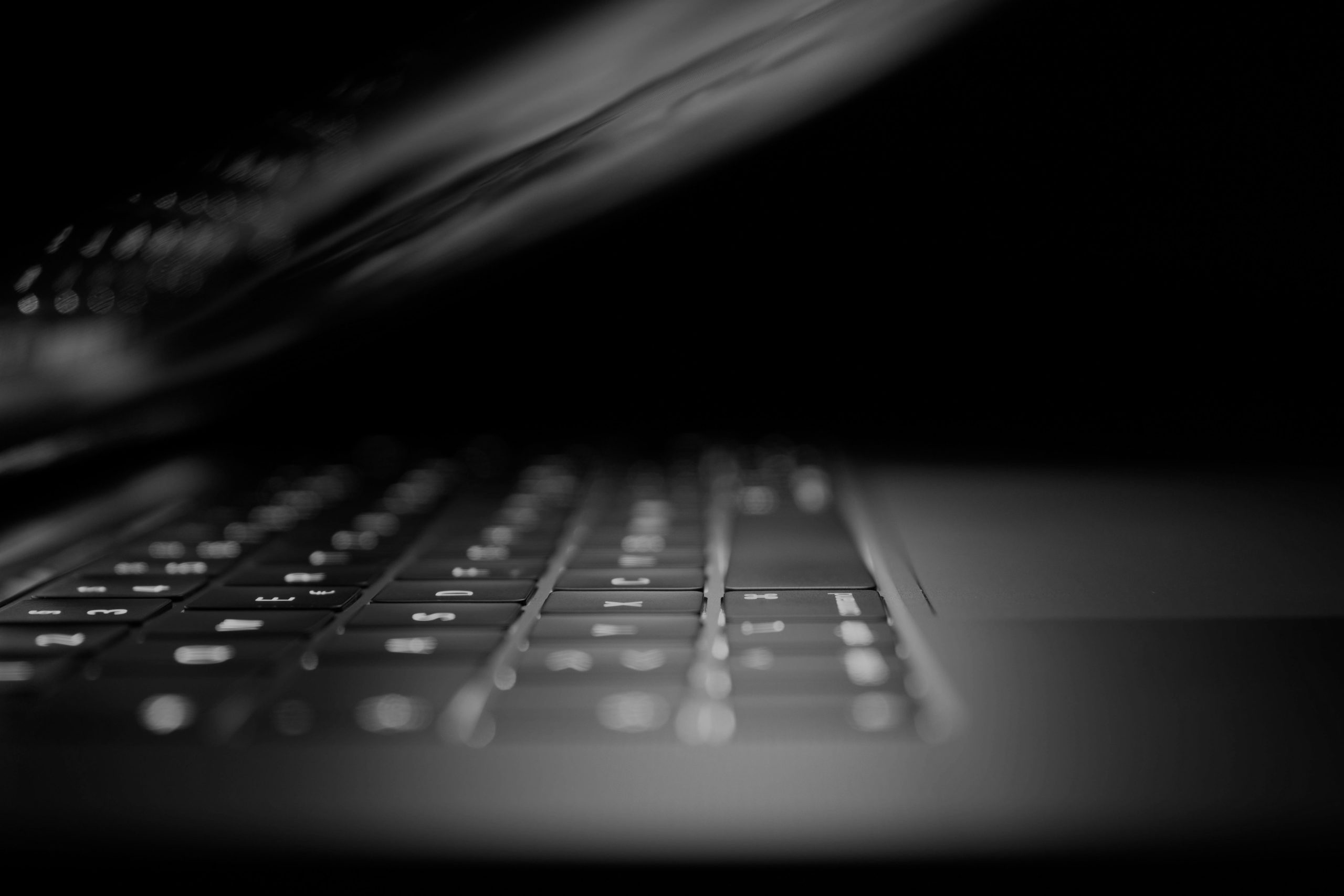 Laptop representing AI-written content and ChatGPT citation analysis for GEO.